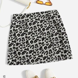 Plus Leopard Print Skirt